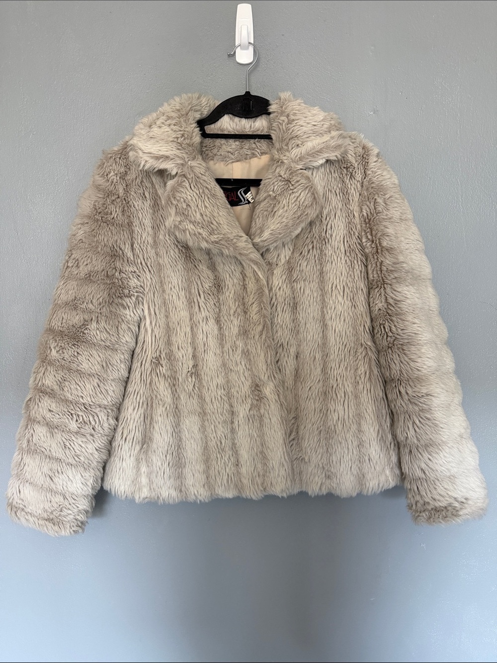 Vintage Plush Faux Fur Cropped Coat Notch Collar Grey Beige